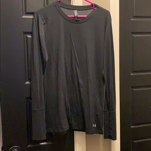 Women’s long sleeve under Armour shirt